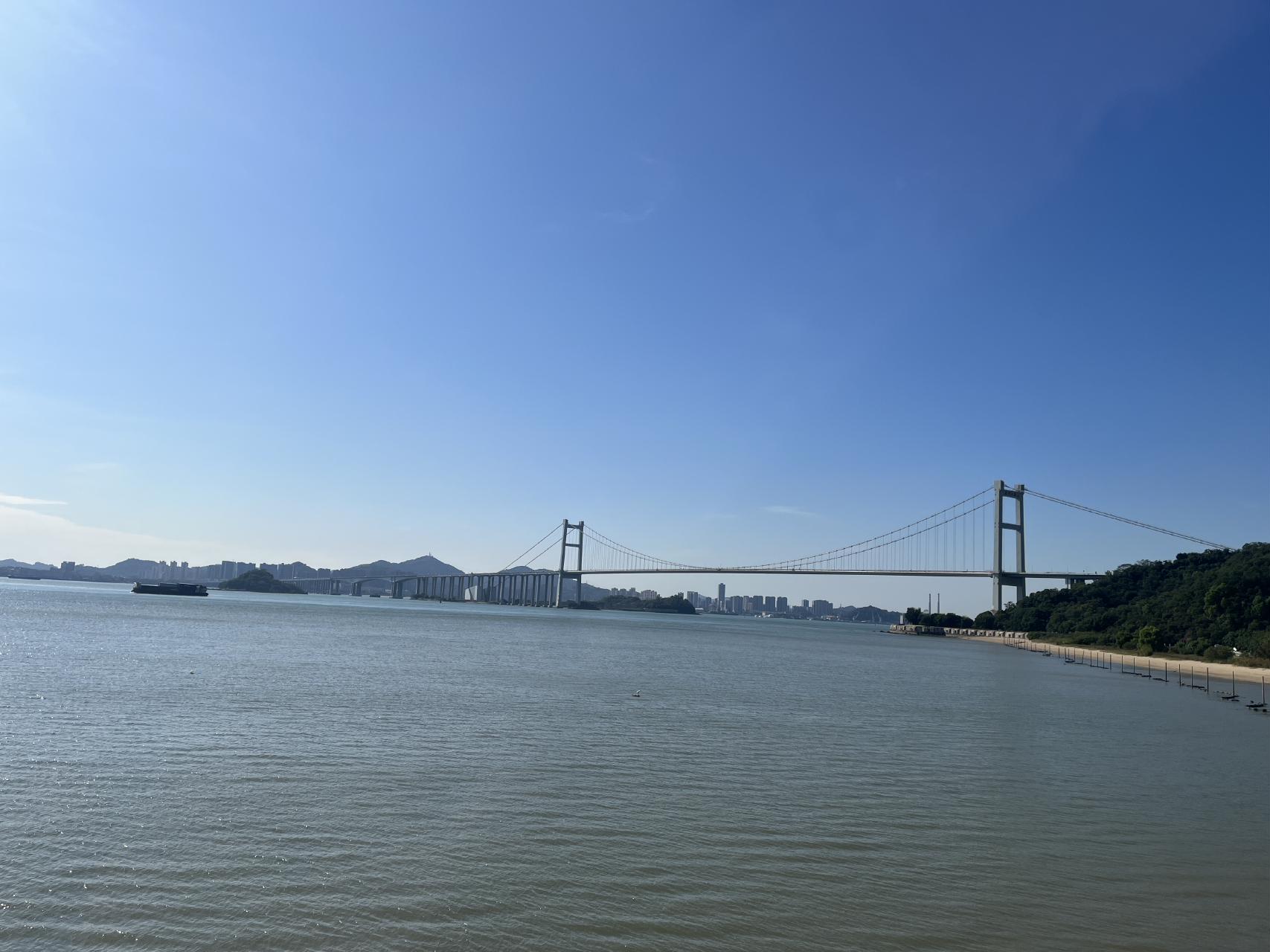 e7f972d2-ad6e-4d93-8cf5-a72e65ecfd6c.jpg
